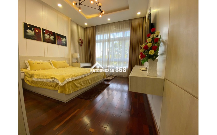 NHANH TAY SỞ HỮU BIỆT THỰ SIÊU ĐẸP–LONG LANH TRÊN ĐƯỜNG THĂNG LONG-DT KHỦNG 150M